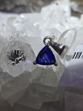 NWT Genuine Natural Blue Sapphire 925 Sterling Silver Pendant
